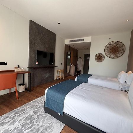 Roxy Beach Resort Sematan Zewnętrze zdjęcie