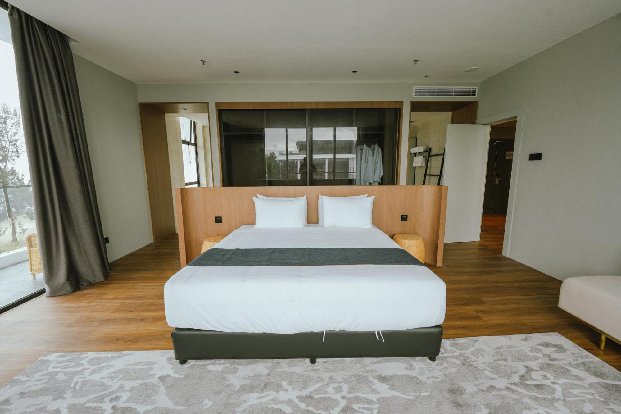Roxy Beach Resort Sematan Zewnętrze zdjęcie