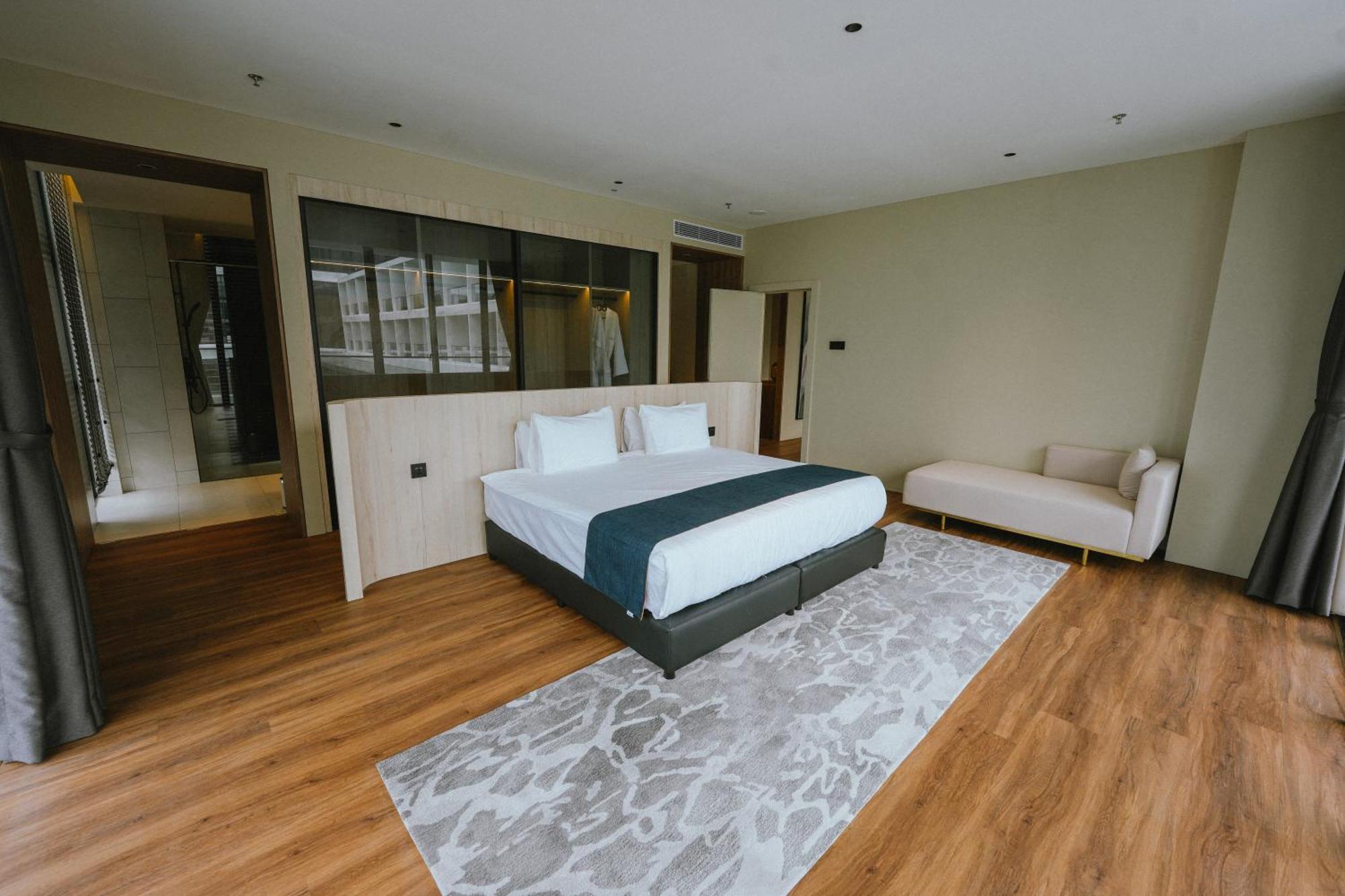Roxy Beach Resort Sematan Zewnętrze zdjęcie