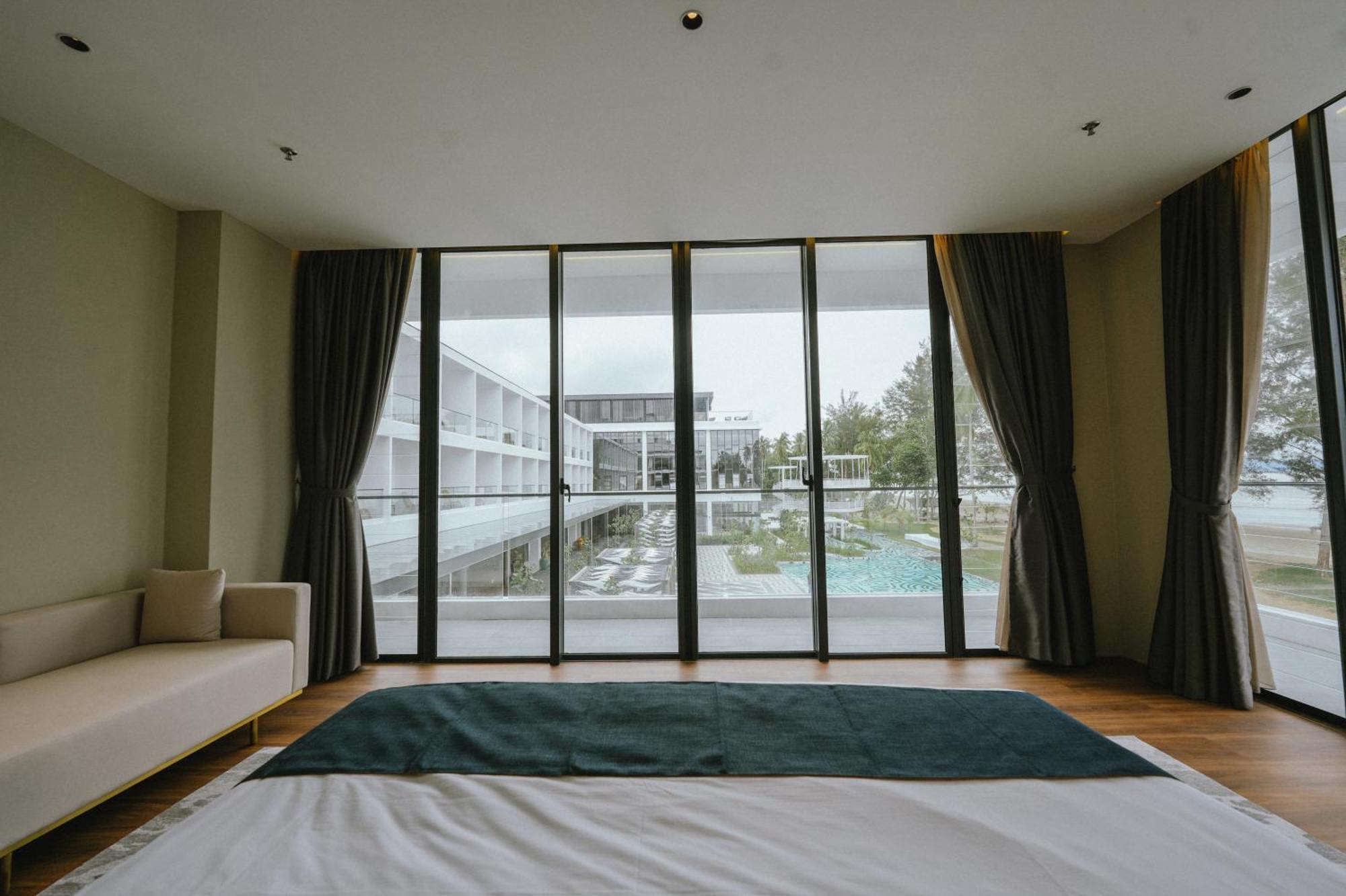 Roxy Beach Resort Sematan Zewnętrze zdjęcie