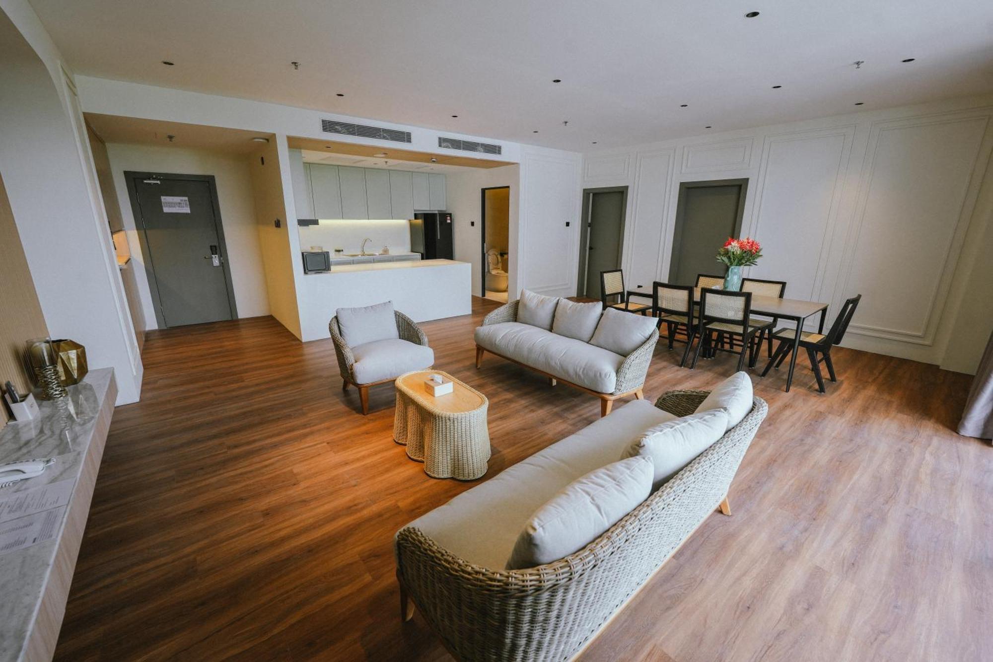Roxy Beach Resort Sematan Zewnętrze zdjęcie