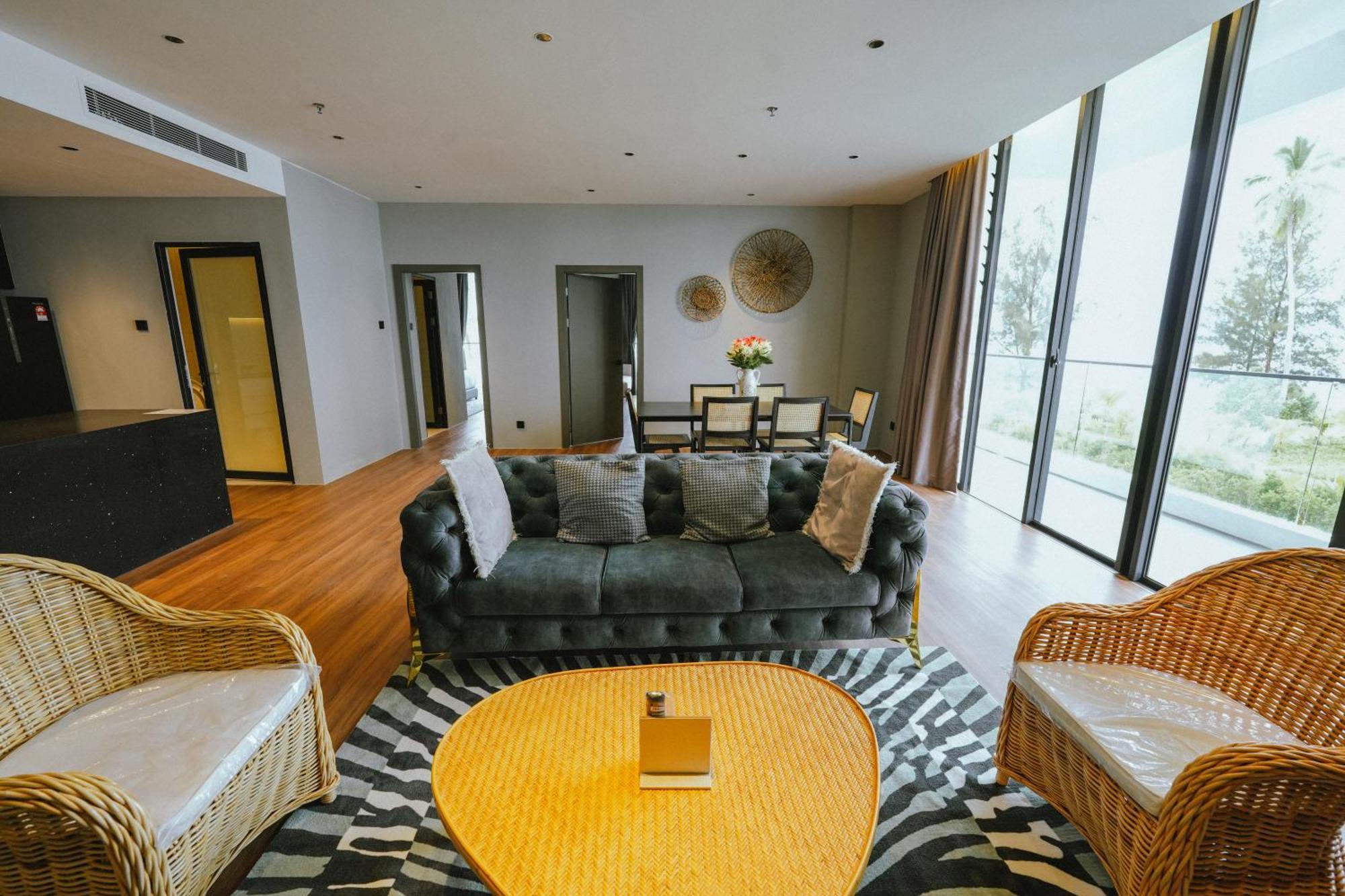 Roxy Beach Resort Sematan Zewnętrze zdjęcie