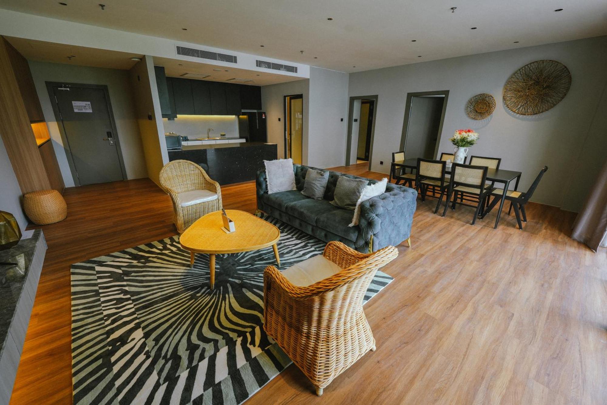 Roxy Beach Resort Sematan Zewnętrze zdjęcie