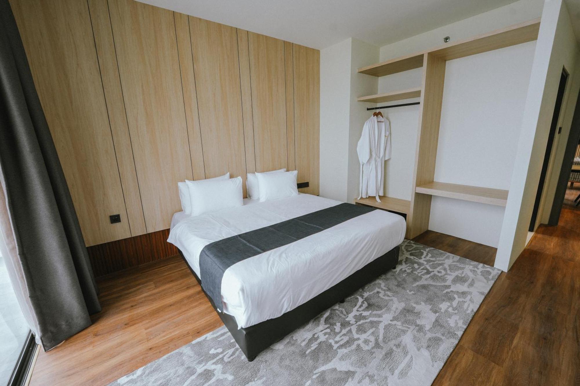 Roxy Beach Resort Sematan Zewnętrze zdjęcie